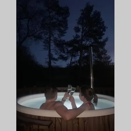 14p / Bain Nordique / Etang / Riviere / Baby Feriehus *