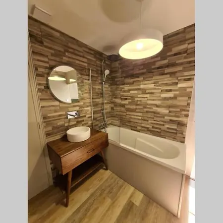 Un écrin de nature 14p - Bain Nordique - Sauna en option - Baby foot - Fléchettes - Pétanque Vieil-Moutier