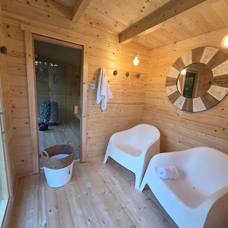Un écrin de nature 14p - Bain Nordique - Sauna en option - Baby foot - Fléchettes - Pétanque Hébergement de vacances *